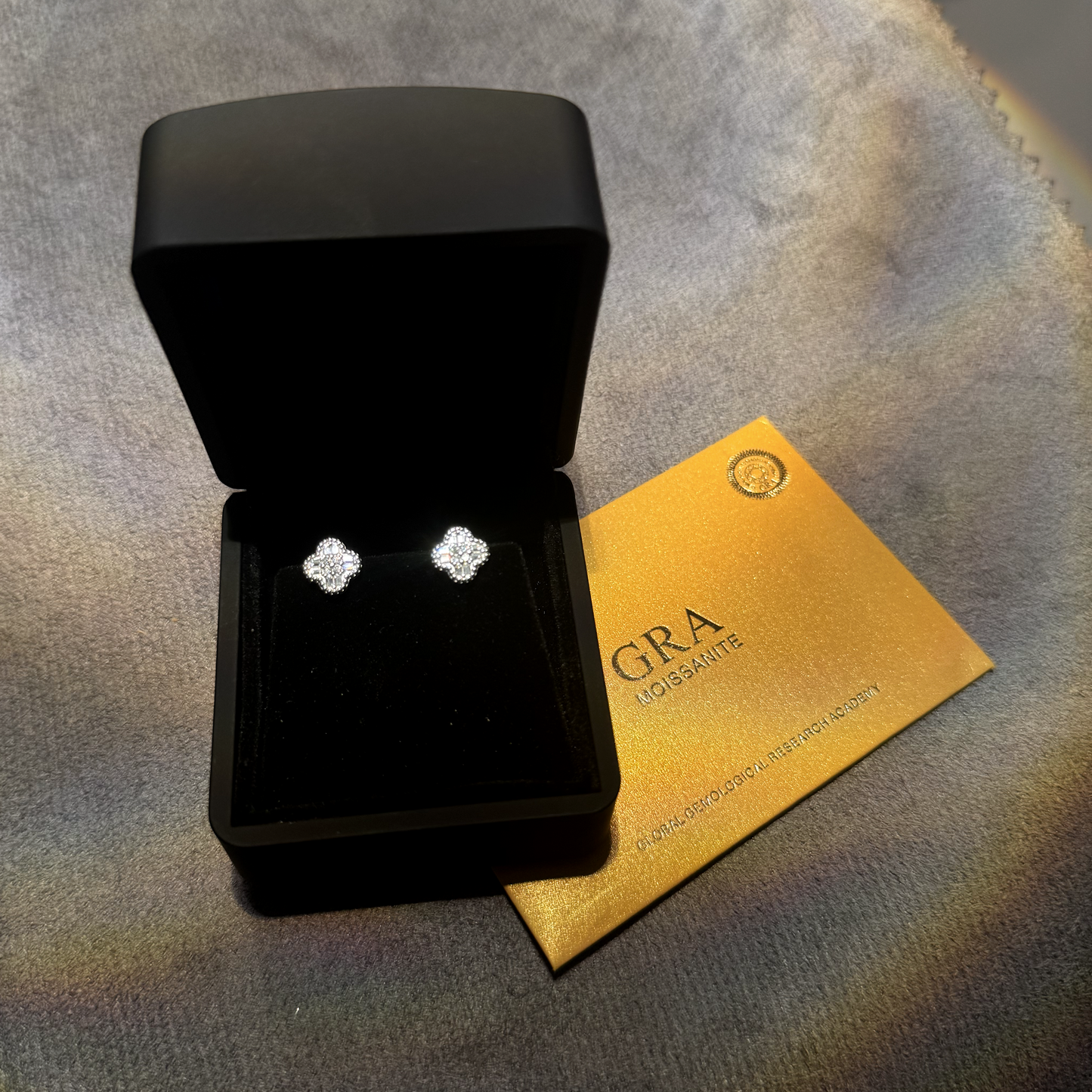 Clover Baguette Earrings - White Gold